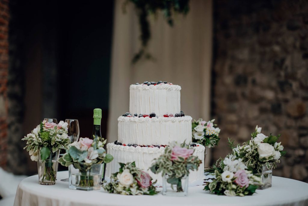 Hotel-il-portico-1711-i-nostri-spazi-cerimonia-torta-nuziale